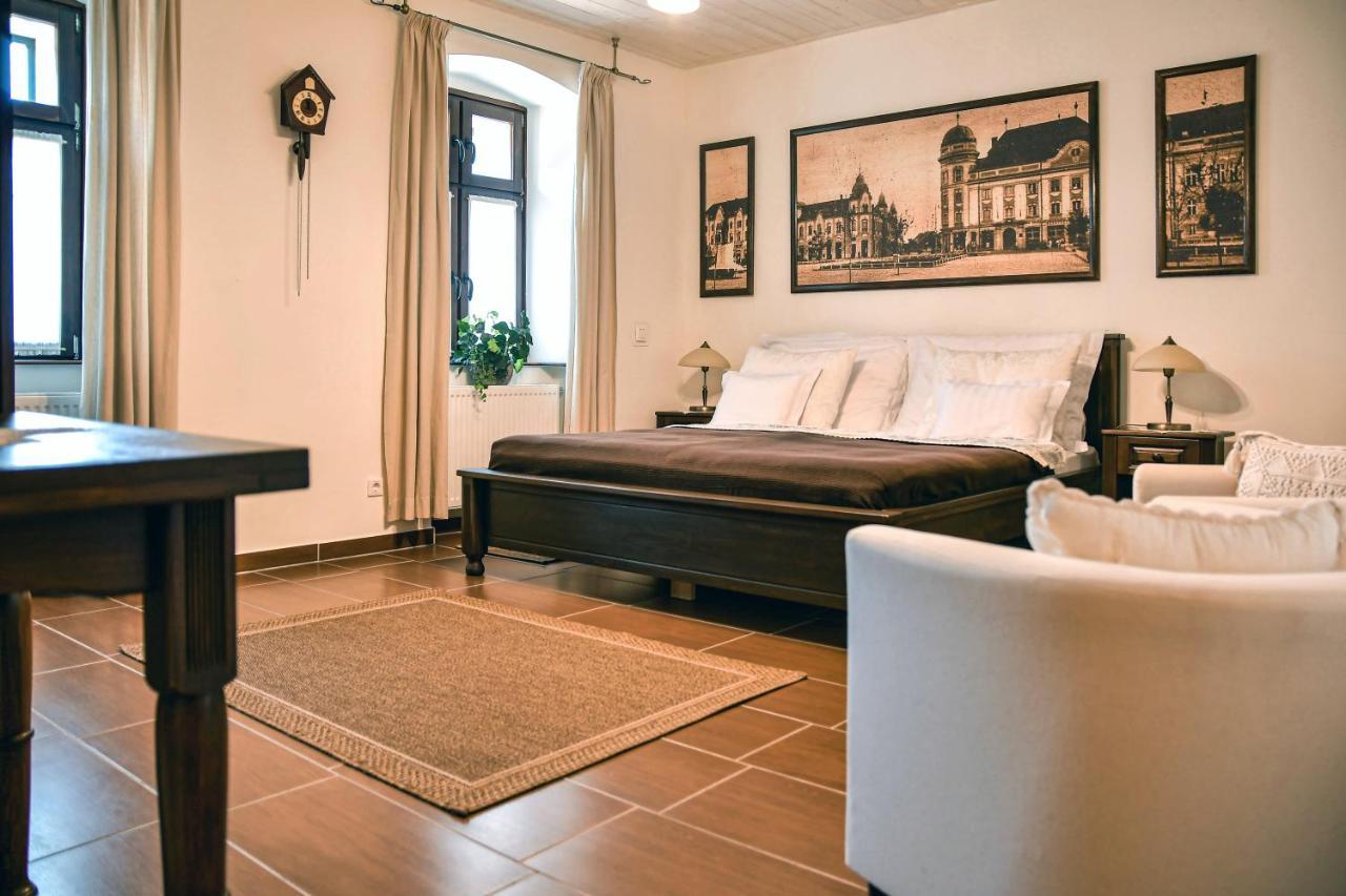 Szin-Es Vendeghaz Bed and Breakfast Szentes Exteriör bild